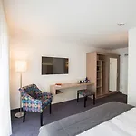 Hotel Book 3*