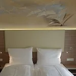 Hotel Book 3*
